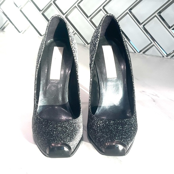 STELLA MCCARTNEY PUMPS/ HEELS SIZE 38.5 NAVY/BLACK PRINTED PUMPS - Picture 2 of 16